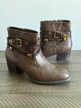 White Mountain 'Range' Women's Brown Ankle Boots Size 7.5 M